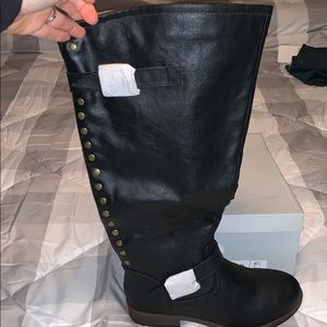 Black extra wide calf boot